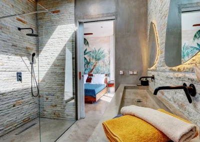 Photo de la Salle de bain vers la chambre