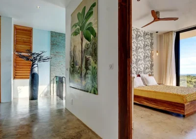 Vue du couloir et chambre